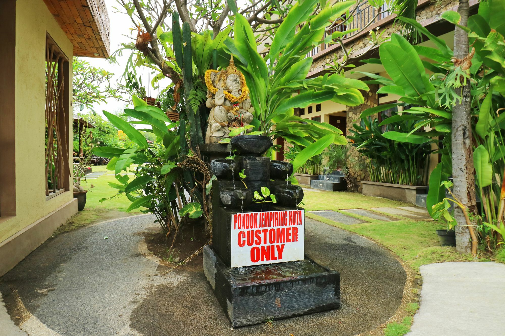 巴厘岛波多克耶姆皮玲酒店 庫塔 外观 照片